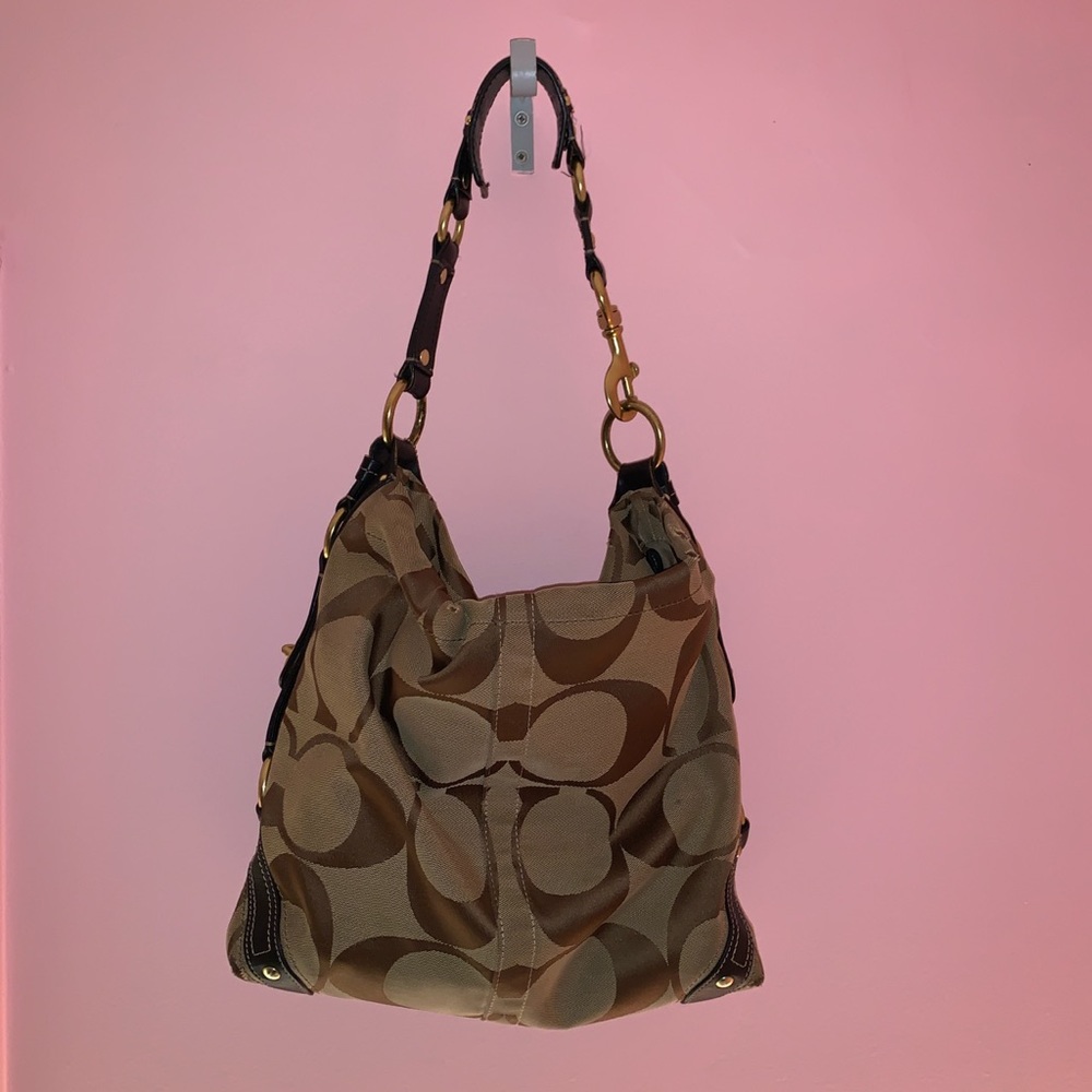 Coach -Carly Signature Extra Large Style